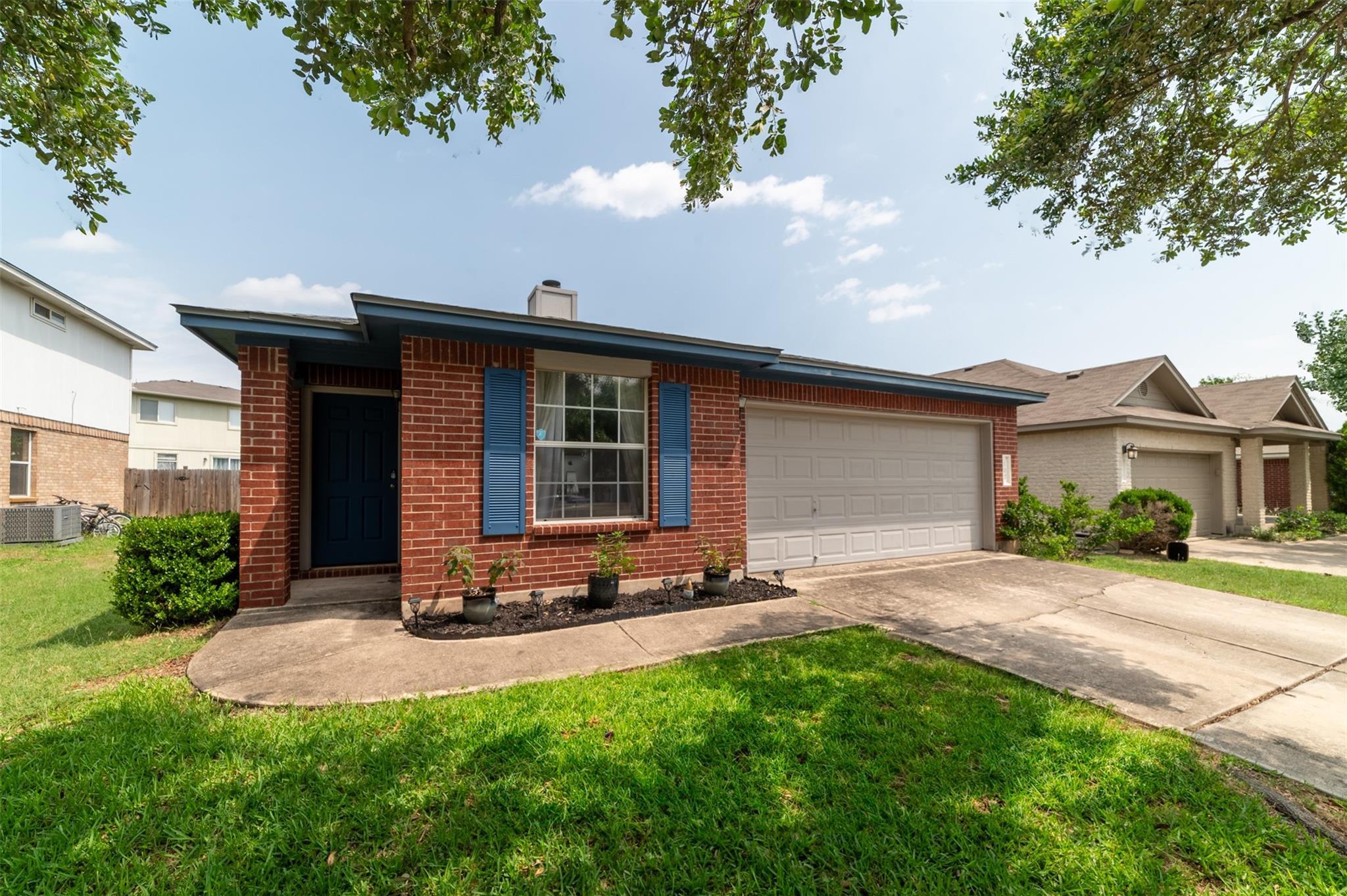 107 Golden Gate, 6680285, Leander, Single Family Residence,  for sale, Jessica Dodge, Full Circle Real Estate